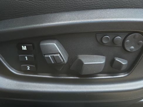Used 2011 BMW X5 M image 26