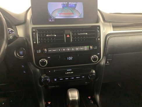 Used 2023 Lexus GX 460 Premium w/ Premium Package image 12