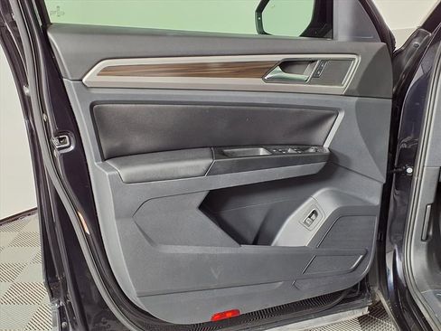 Used 2021 Volkswagen Atlas SE w/ Panoramic Sunroof Package image 24