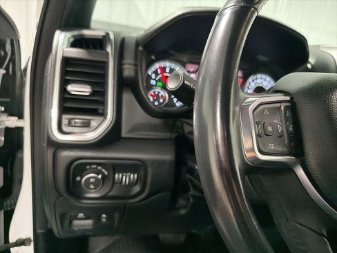 Used 2024 RAM 1500 Laramie AWD/4WD image 35