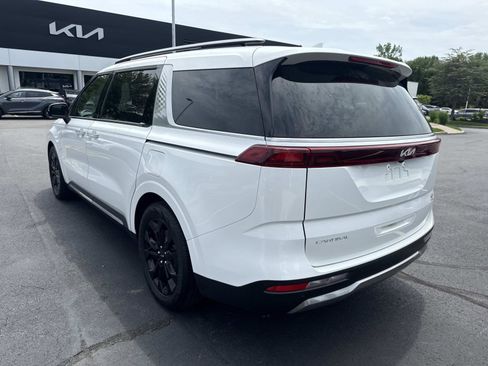 Used 2024 Kia Carnival SX FWD image 3