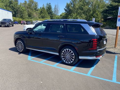 Certified 2026 Hyundai Palisade Calligraphy AWD/4WD image 3