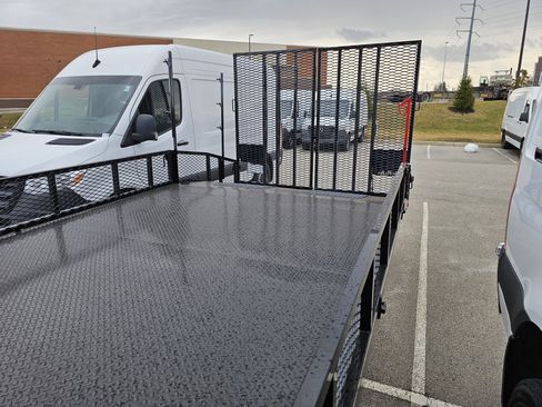 Used 2024 Mercedes-Benz Sprinter 4500 image 7