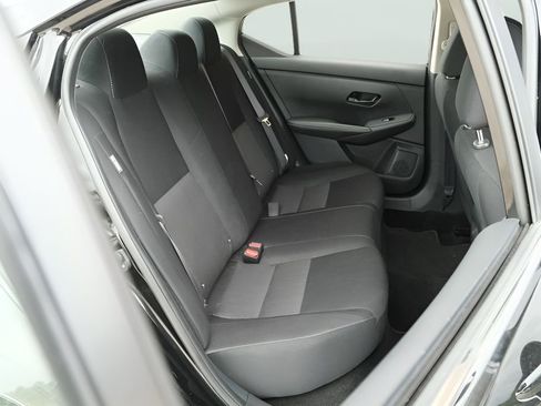Used 2025 Nissan Sentra SV FWD image 17