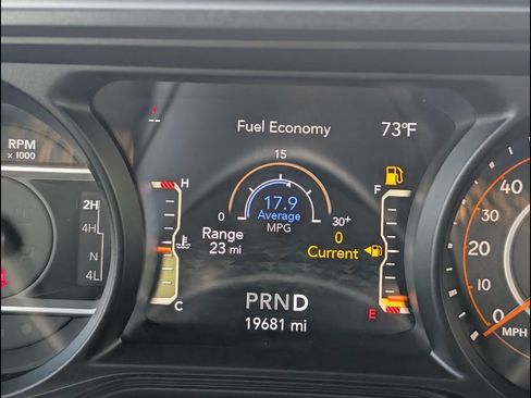 Used 2024 Jeep Gladiator Sport AWD/4WD image 9