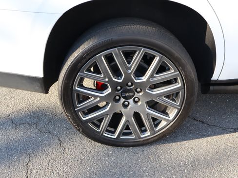 Used 2025 GMC Yukon Denali Ultimate AWD/4WD image 42
