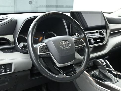 Used 2022 Toyota Highlander Limited image 26