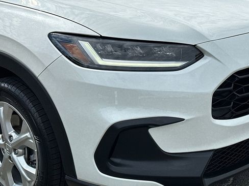 Used 2023 Honda HR-V LX image 9