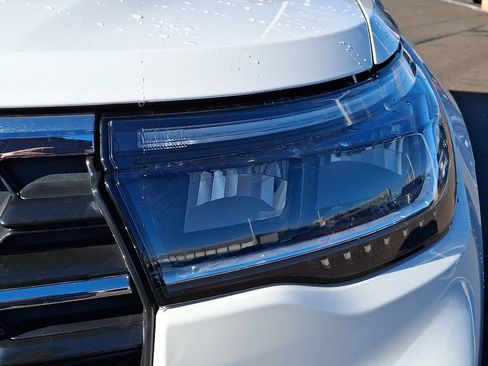 New 2025 Ford Explorer Active image 9