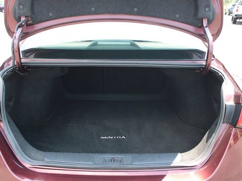 Used 2024 Nissan Sentra SV FWD image 16