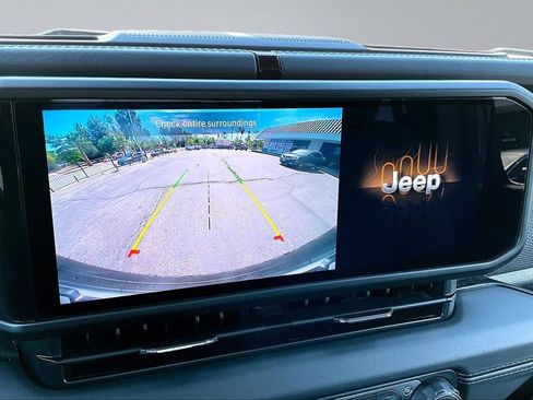 Certified 2025 Jeep Wrangler Unlimited Rubicon w/ Convenience Group AWD/4WD image 25