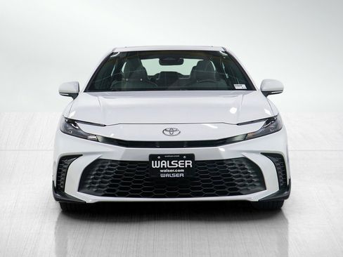 Used 2025 Toyota Camry SE image 8