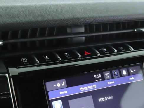 Used 2023 Jeep Grand Cherokee L Laredo image 17