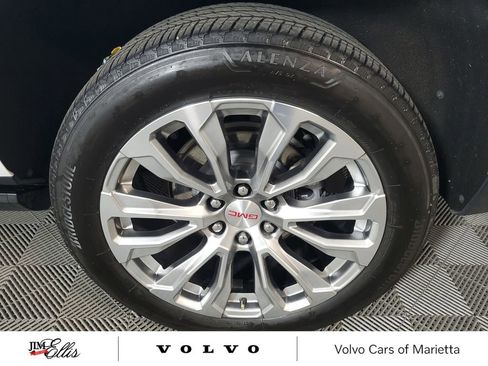 Used 2024 GMC Yukon Denali RWD image 13