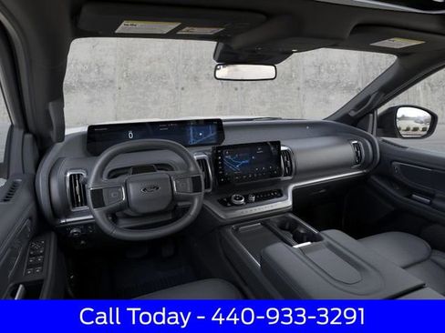 New 2026 Ford Expedition Platinum image 11