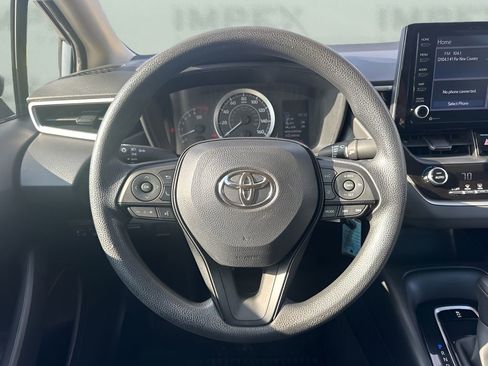 Used 2022 Toyota Corolla LE image 12
