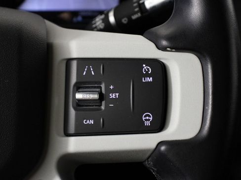 Used 2022 Land Rover Defender 110 X-Dynamic SE image 11