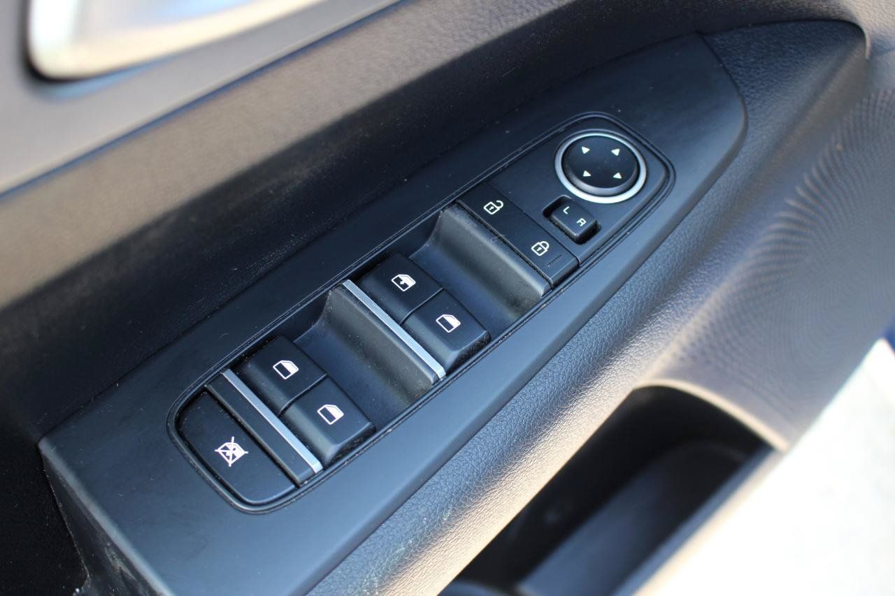 Used 2020 Kia Forte LXS FWD image 13