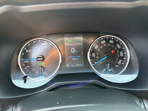 Used 2021 Toyota RAV4 LE AWD/4WD image 3