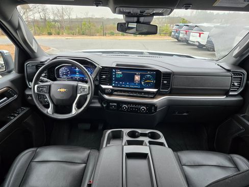 Used 2022 Chevrolet Silverado 1500 LT w/ Safety Package image 10