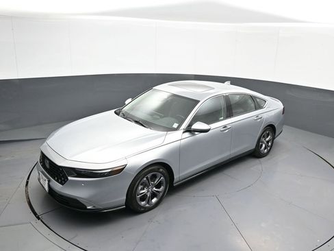 Certified 2025 Honda Accord EX-L image 32