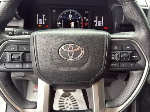 Used 2025 Toyota 4Runner SR5 RWD image 14