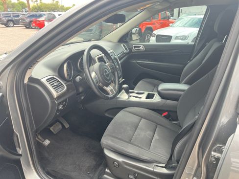 Used 2013 Jeep Grand Cherokee Laredo w/ Laredo E Group AWD/4WD image 14