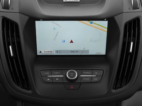 Used 2017 Ford C-MAX Energi SE image 18