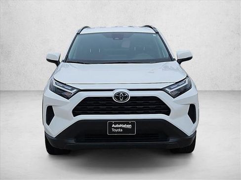 Used 2025 Toyota RAV4 XLE AWD/4WD image 2