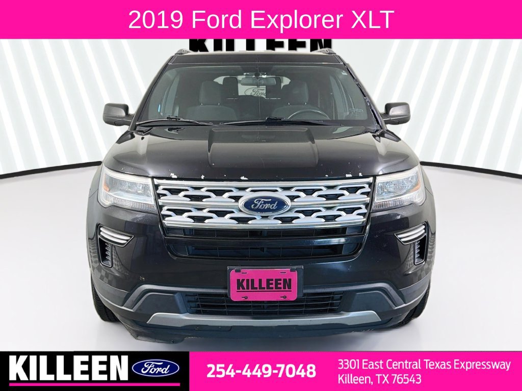 Used 2019 Ford Explorer XLT FWD image 2