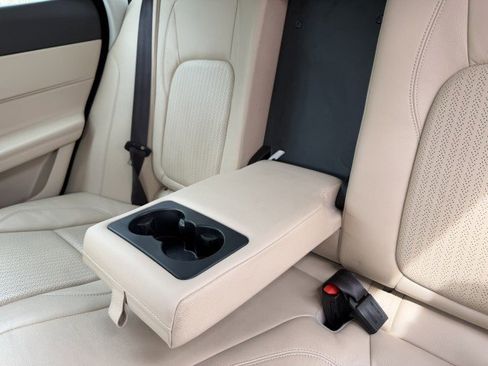 Used 2018 Jaguar XF Prestige image 23