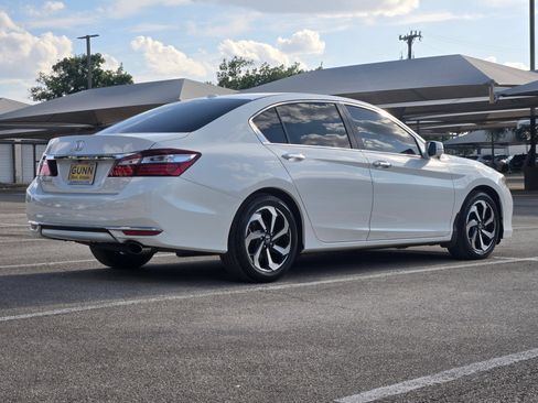 Used 2017 Honda Accord EX-L image 3