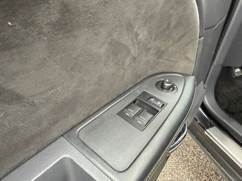 Used 2010 Dodge Challenger SRT8 RWD image 18