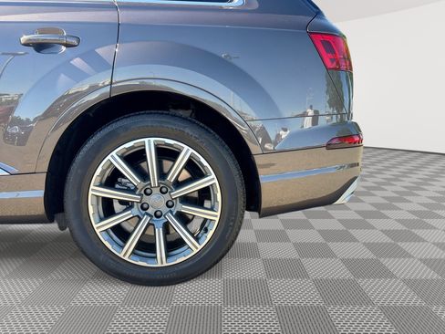 Used 2018 Audi Q7 3.0T Prestige AWD/4WD image 29