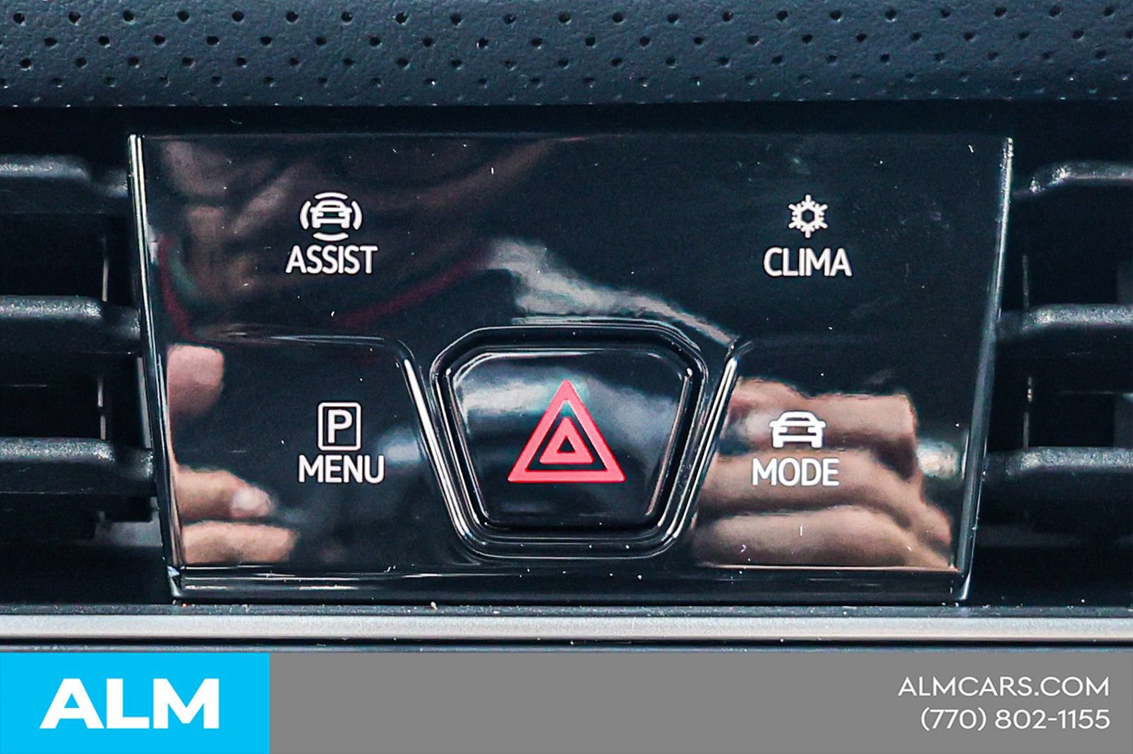 Used 2025 Volkswagen Atlas SE FWD image 31