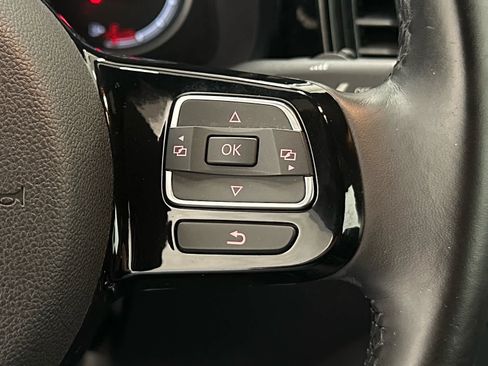Used 2018 Volkswagen Beetle 2.0T S FWD image 21