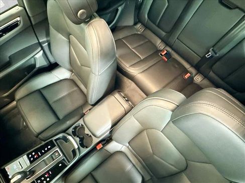 Certified 2026 Porsche Macan AWD/4WD image 19