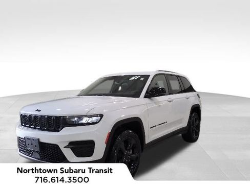 Used 2023 Jeep Grand Cherokee Altitude AWD/4WD image 1