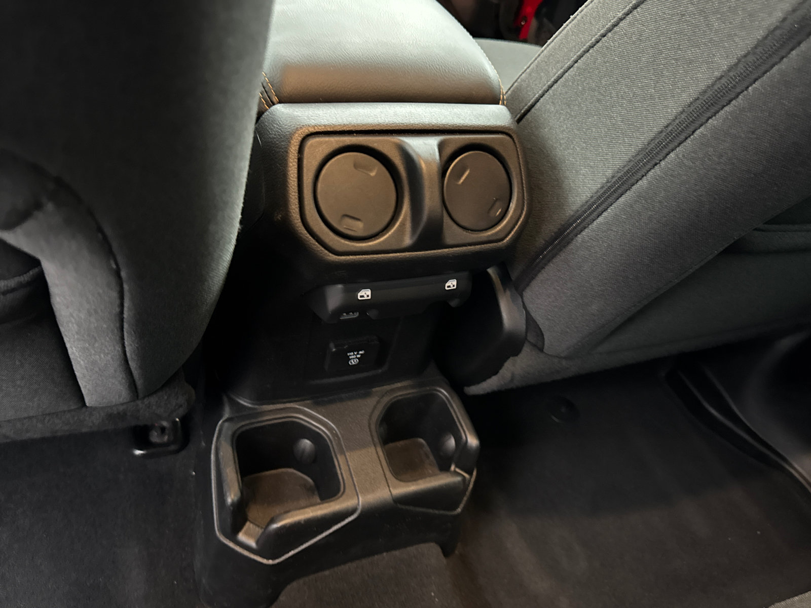 Used 2026 Jeep Wrangler Unlimited Sahara AWD/4WD image 23