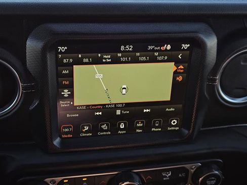 Used 2023 Jeep Gladiator Overland w/ Cold Weather Group image 12