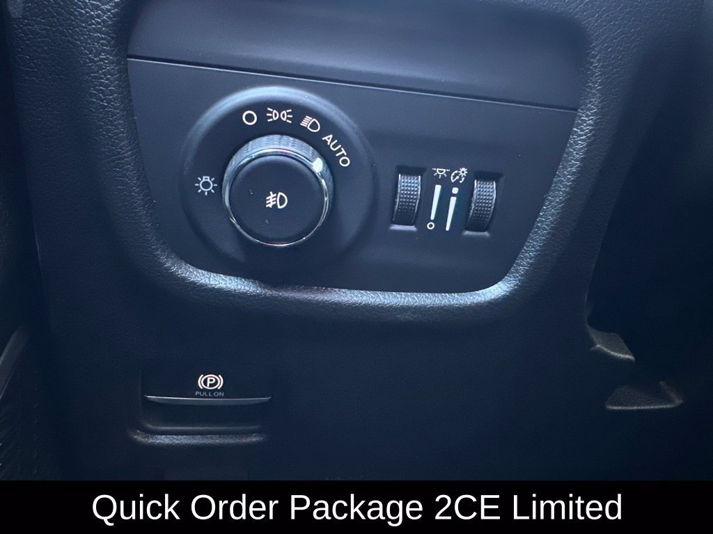 Used 2026 Jeep Grand Cherokee Limited AWD/4WD image 17