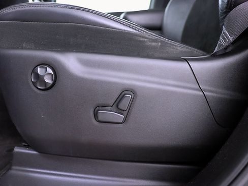 Used 2017 Jeep Grand Cherokee Altitude RWD image 23