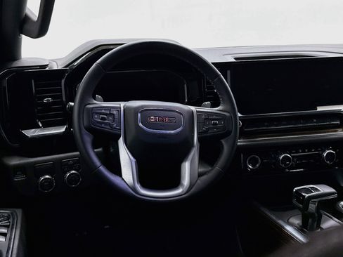 Used 2024 GMC Sierra 1500 Elevation RWD image 17