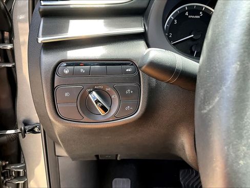 Used 2022 INFINITI QX50 Luxe w/ Appearance Package FWD image 32