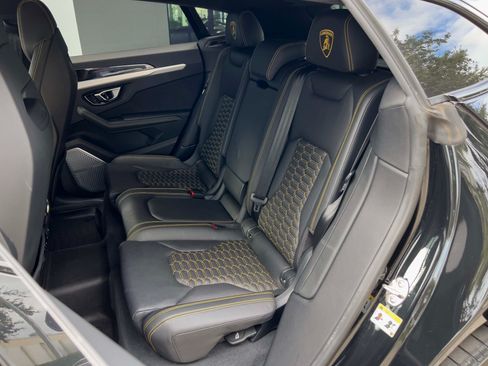 Used 2020 Lamborghini Urus AWD/4WD image 24