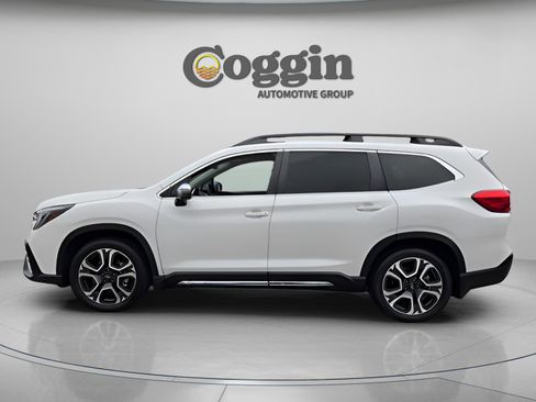 Used 2023 Subaru Ascent Limited w/ Technology Package AWD/4WD image 2