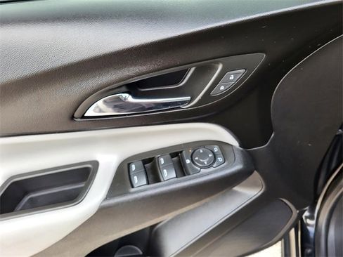 Used 2024 Chevrolet Equinox LS w/ LS Convenience Package image 9