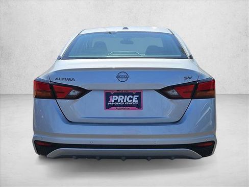 Used 2024 Nissan Altima 2.5 SV FWD image 6