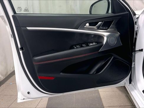 Used 2025 Genesis G70 3.3T Advanced image 9