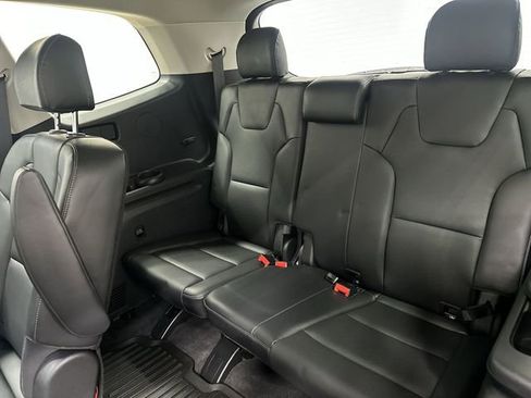 Used 2025 Kia Telluride S image 27